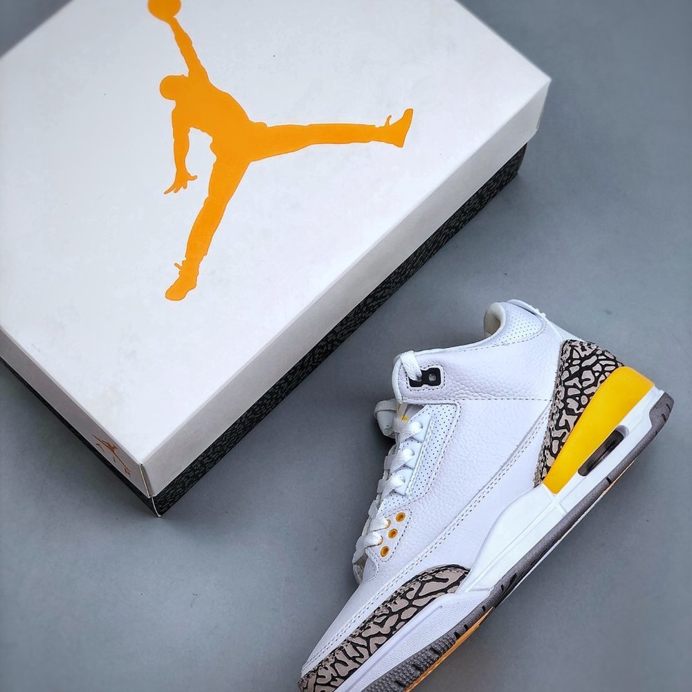 Air Jordan 3 Retro - Picture 3 of 9